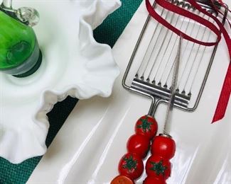 Tomato slicer and server