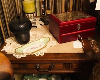 Lace doilies and jewelry box
