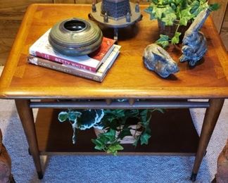 Lane "Acclaim" Mid Century dovetail end table, decor