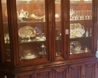 Lighted China cabinet w/doors closed