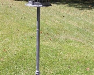 Outdoor Freestanding Metal Bird Feeder