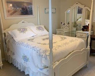 Stanley Furniture Young America Caroline Full Size Bed and Mattress Set