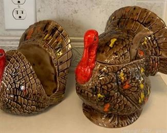Two Piece Ceramic Turkey Thanksgiving Gravy Tureen and Napkin Holder