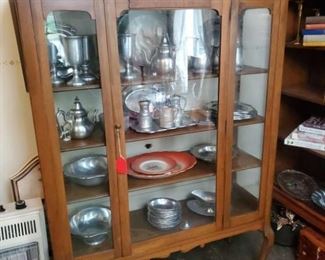 Single door cabriole leg