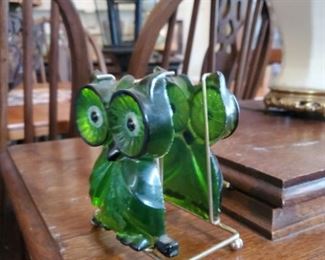 Green sandwich glass owl napkin stand