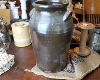 Southern stoneware pottery churn