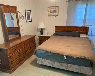 Bedroom Set: Mirrored Dresser, Bed & Night Stand (also includes additional dresser)