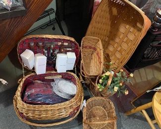 Vintage Picnic Basket, Longaberger Baskets & other baskets 