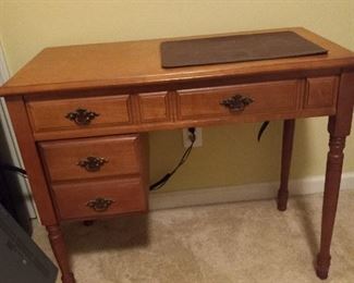 Singer sewing machine / desk   $40