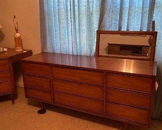 mid century Dixie dresser with mountable mirror