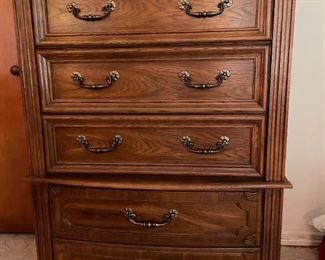 Baassett retro chest on chest