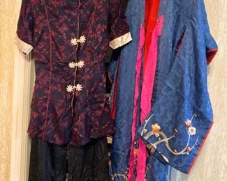 vintage Japanese silk lounging pajamas circa 1940s   vintage silk kimono   circa WW II