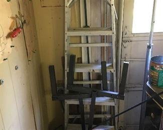 Aluminum ladder