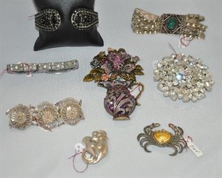 There is Variety of Styles in this Fantastic Jewelry Collection!