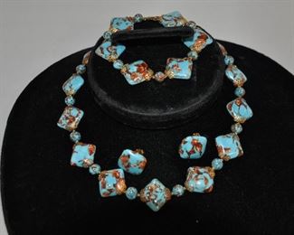 A Set of Beautiful Vintage Venetian Glass includes the Necklace, Bracelet and Clip-on Earrings!