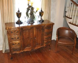 Beautiful Foyer Area as you Enter this Magnificent Home!