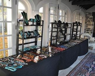 An Outstanding Large Jewelry Collection Just in Time for Christmas Shopping!!