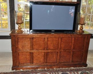 Wonderful Large Lift TV Console! W72" x H34" x D17". Shown with a Samsung TV Model PN42A45OP and a Pair of Large Glass Hurricane Candle Holders