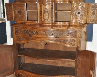 Sideboard Opens to Amazing Storage!