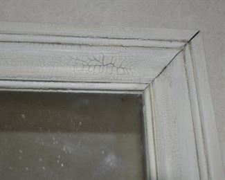 Close-up of the Crackle Wood Frame