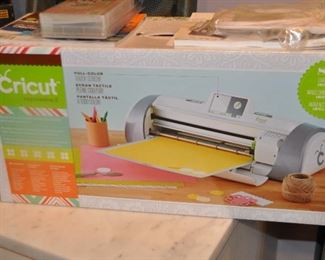 Cricut Expression 2, Perfect for your Scrapbooking Needs!