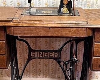 Vintage Singer Sewing Machine w Cabinet and Beautiful Base (this piece is a work of art!)