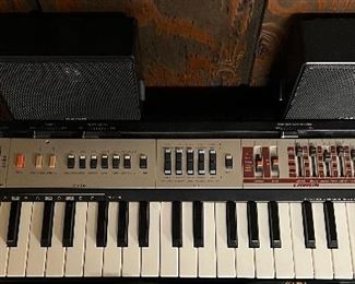 Casiotone MT-400V w Speakers