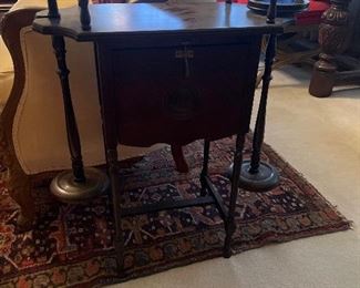 Humidor with Removable Individual Free Standing Ash Trays