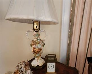 abulous Porcelain Lamp with floral details