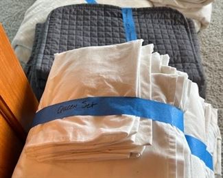 TONS OF LINENS: SHEET SETS (KINGS, QUEEN & FULL), BLANKETS, COMFORTERS, QUILTS