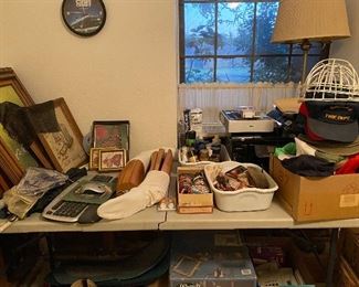 HP printer, Commander typewriter (works), paintings, etc