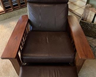 Lane Brand Leather Recliner/BarcaLounger  Mission Style