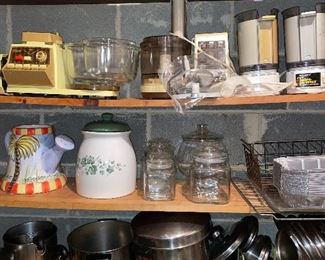 Vintage appliances, and soup pot