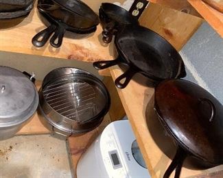 bread maker, Cast Iron all sizes, includes Wagner, Griswold, and made in the USA on marked old cast iron