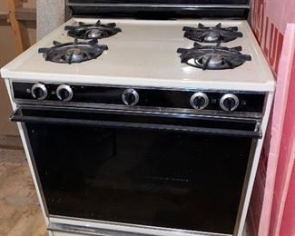 VTG FRIDGIDARE Gas stove, untested, #movieprops, #vintagestove