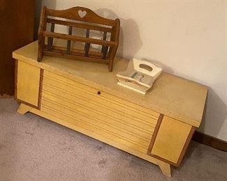 Vintage Quilt/ blanket chest