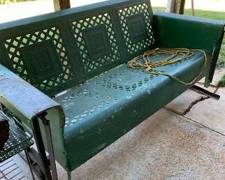 Vintage three-man glider… Very good condition