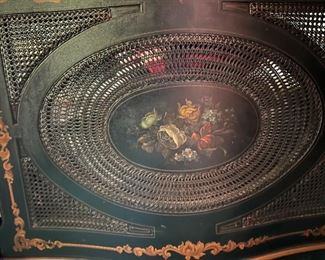 CLOSEUP OF WICKER HEADBOARD