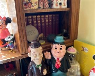 SEVERAL VINTAGE PLASTIC AND RUBBER CHARACTER BANKS