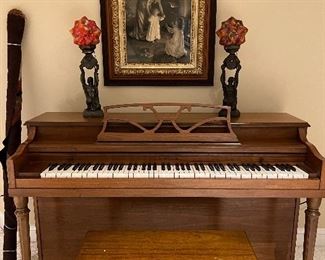 Upright piano 