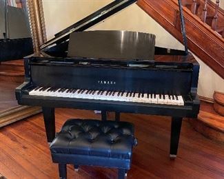 $7000
Yamaha GH1 Model 3490387 Black ebony 1983