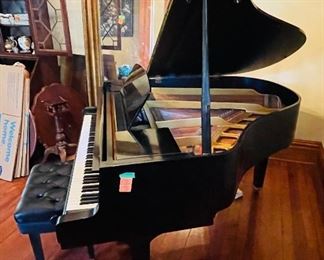 $7000
Yamaha GH1 Model 3490387 Black ebony 1983