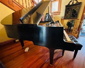 $7000
Yamaha GH1 Model 3490387 Black ebony 1983