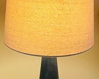 $90 
Pair of Modern&nbsp; black wood / brass lampa 27T to the shade&nbsp;