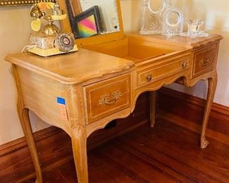 $125 
French provencal style vanity 42x20x30
