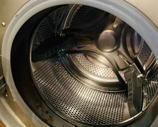 $450 
LG Tromm washer & dryer on risers&nbsp;