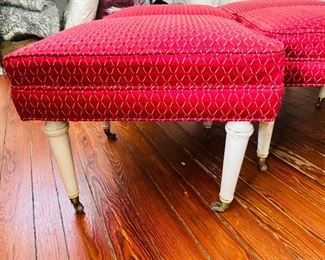 $200 
Set of 4 benches tapered cream legs on casters red fabric
