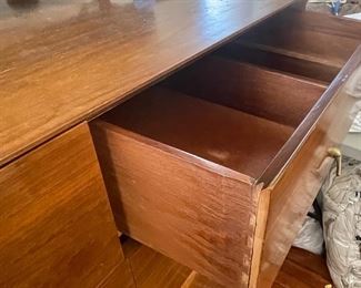 $575 
Mid century modern chest of drawers 41Wx20Dx47H&nbsp;