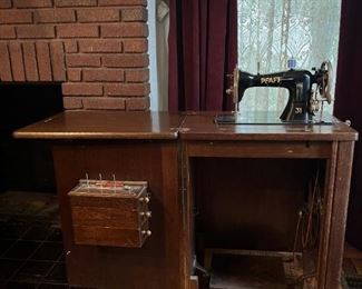Pfaff treadle sewing machine 