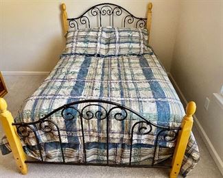 Full size iron post bed